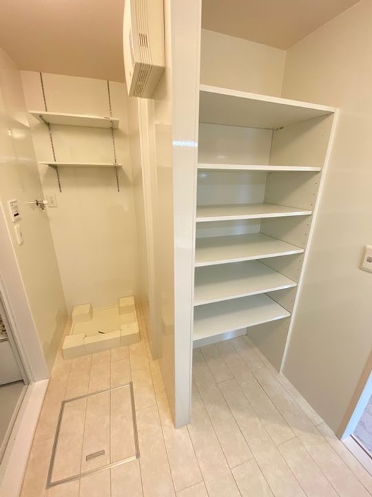 グローリア コートの内装