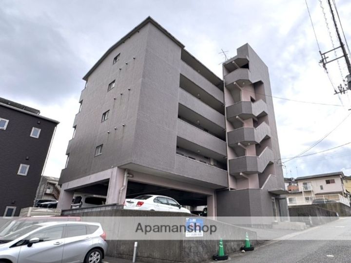 コムズ学園前の外観