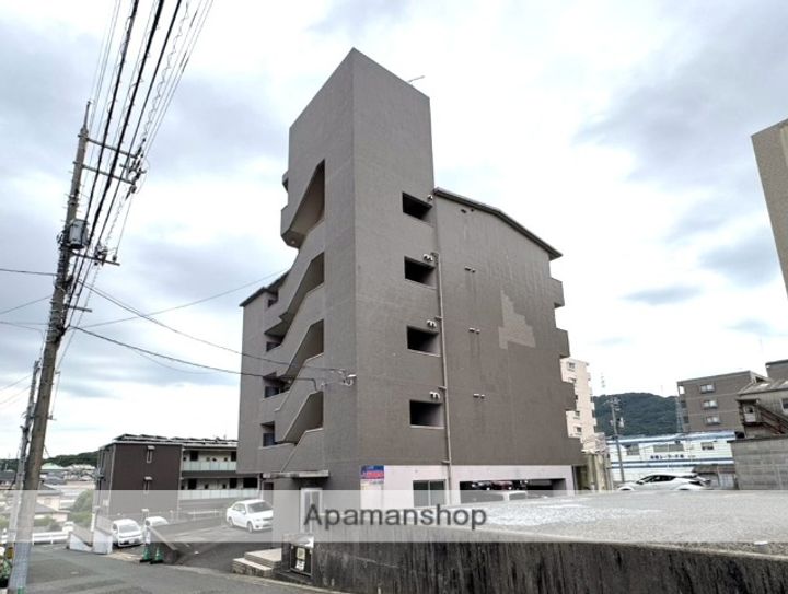 コムズ学園前の外観
