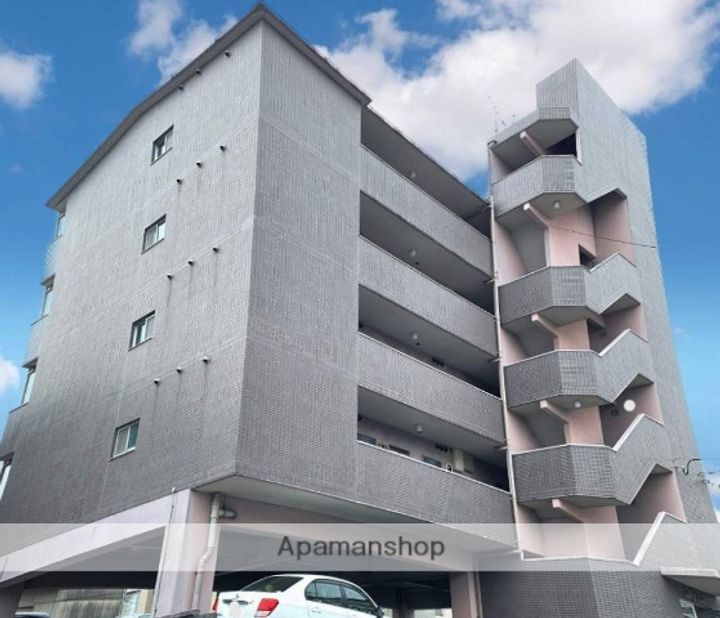 コムズ学園前の外観
