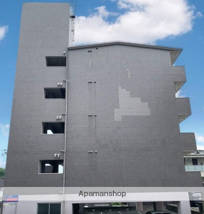 コムズ学園前の外観