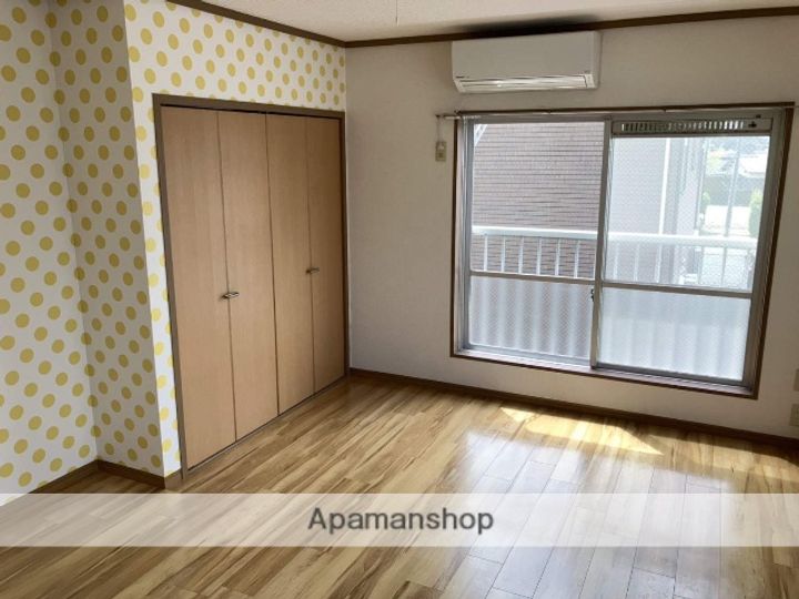 山口県下関市大学町1丁目の賃貸アパート206の居間