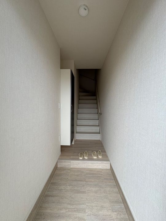 エスペランス稗田206の玄関