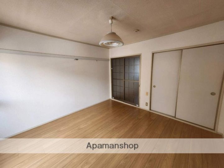 山口県下関市秋根北町の賃貸アパート105の内装