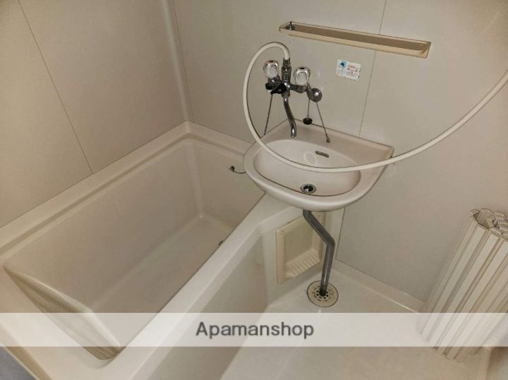 山口県下関市秋根北町の賃貸アパート105の風呂