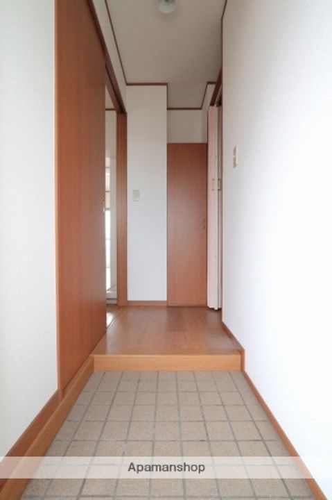 早内マンションの玄関