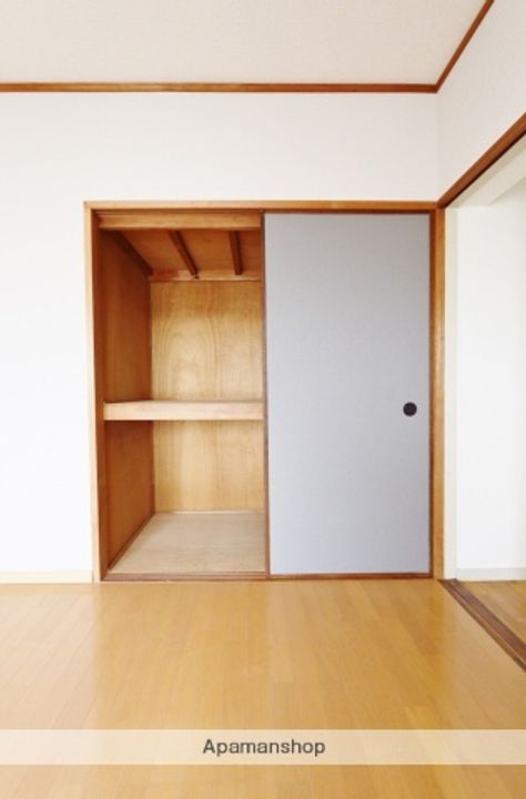 宇野ビル2号の内装