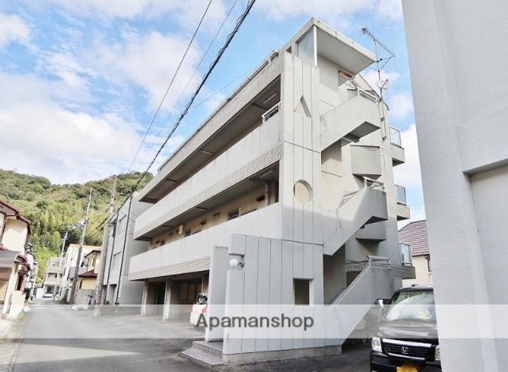 ロイヤルハイツ302の外観