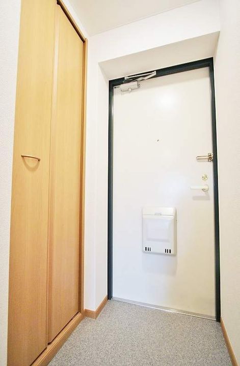 NESTスエヒロの玄関