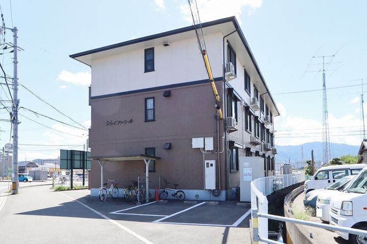 ジョイファミールの外観