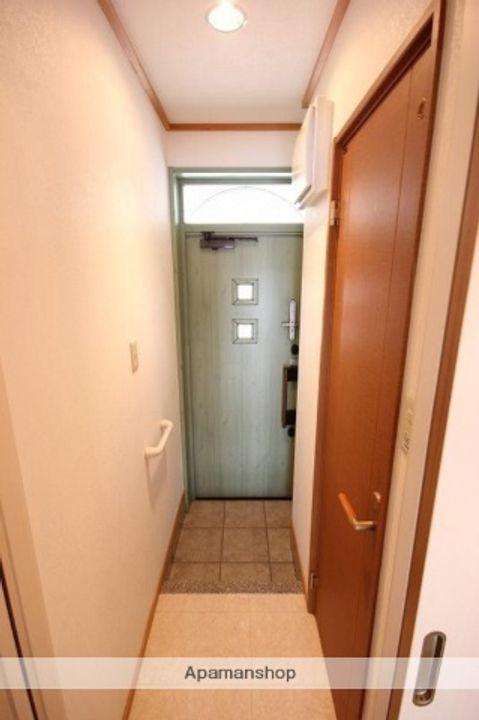 オーセンティックハイツウィッシュワンの玄関