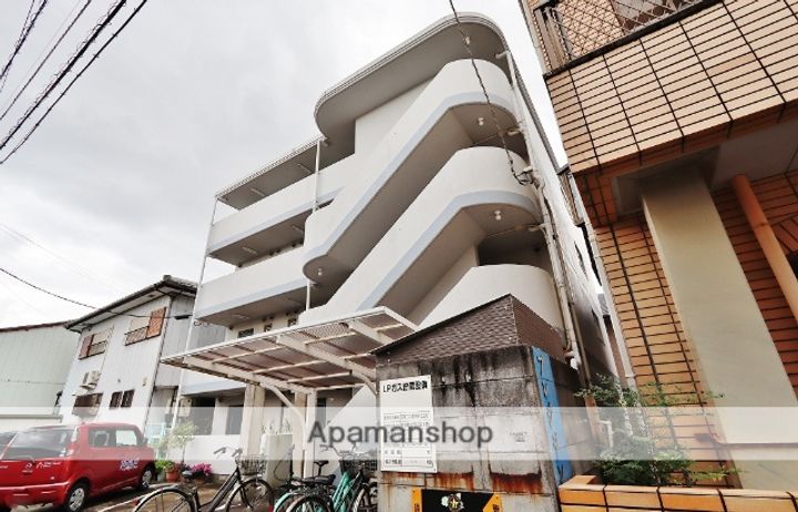 プレジデント吉野本町の外観