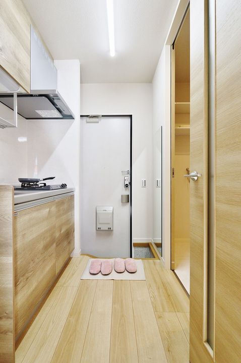 CASA安宅 B棟の玄関