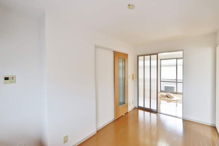 シャーメゾン ラヴィ E棟の居間