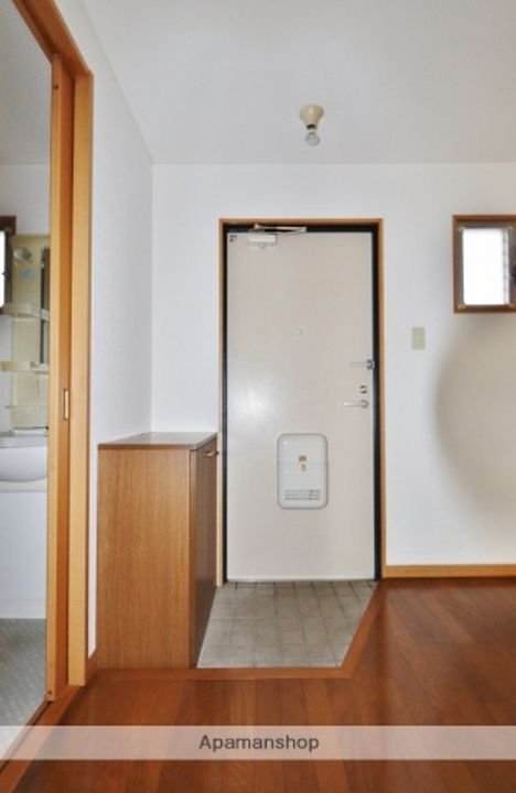 モワ・ジュールの玄関