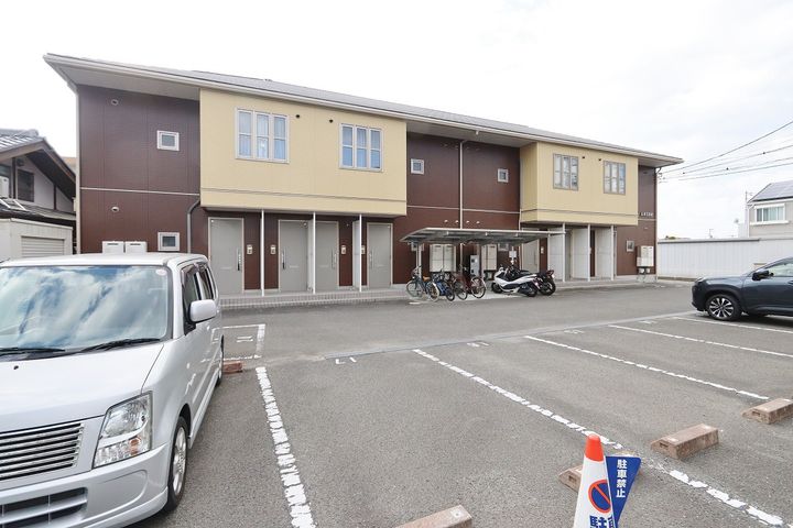シャルマン高洲 Ⅱ棟の外観