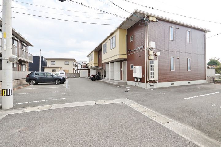 シャルマン高洲 Ⅱ棟の外観