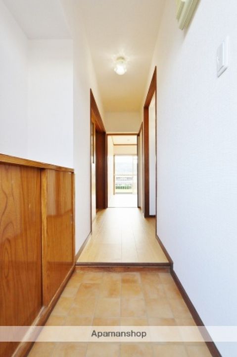 コーポ中野203の玄関