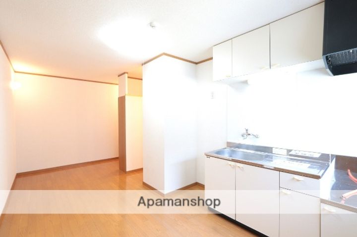 第1新見ハイツの居間