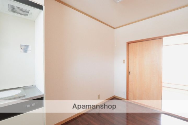 ハイツしらゆりの内装