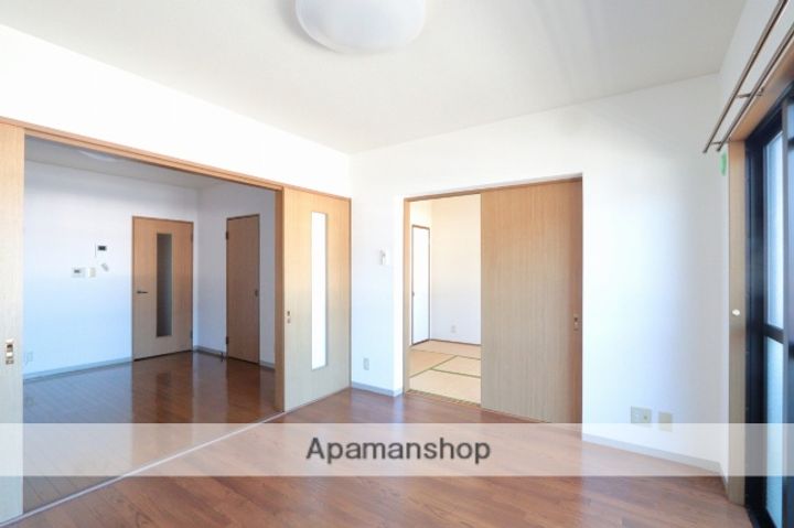 パレスヒーローの内装