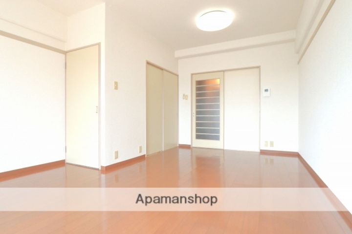 パールメゾン松茂の居間