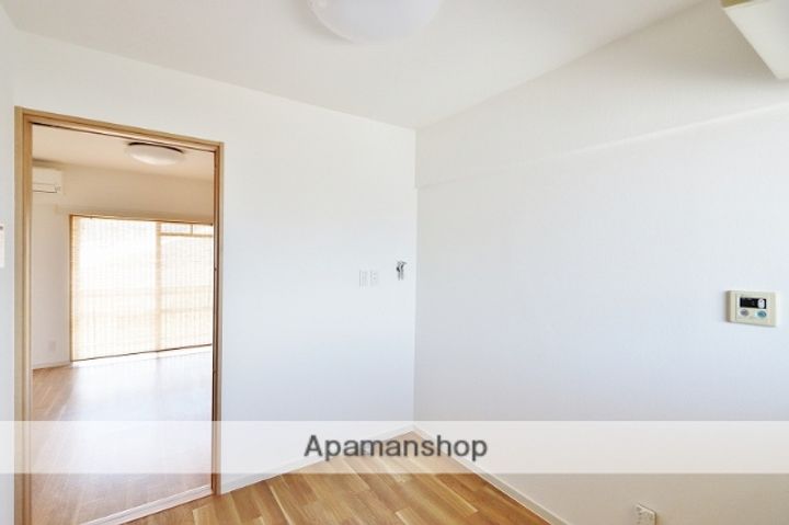 ロイヤルグレイスコーポ浅野302の内装