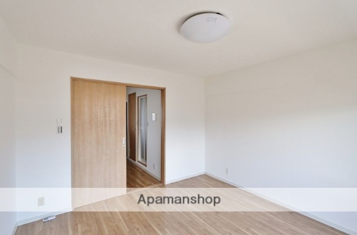 ロイヤルグレイスコーポ浅野302の内装