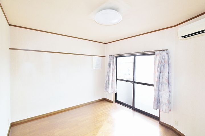 椎の宮荘203の居間