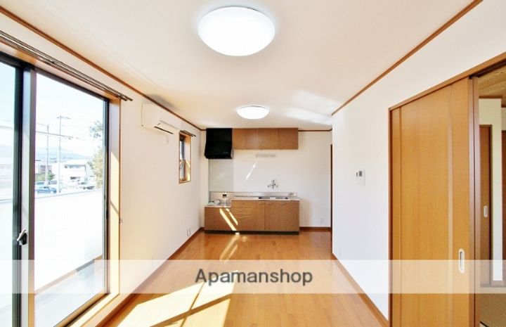 セピアコート上下島101の居間