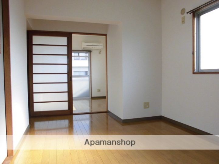 メゾンSATO101の居間