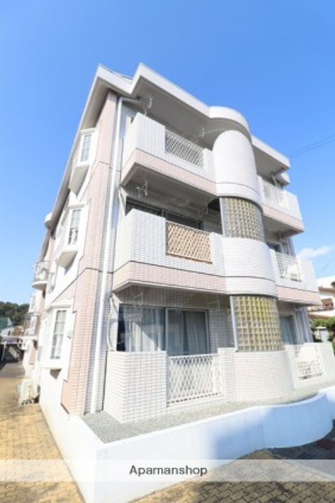 ファミールマス301の外観