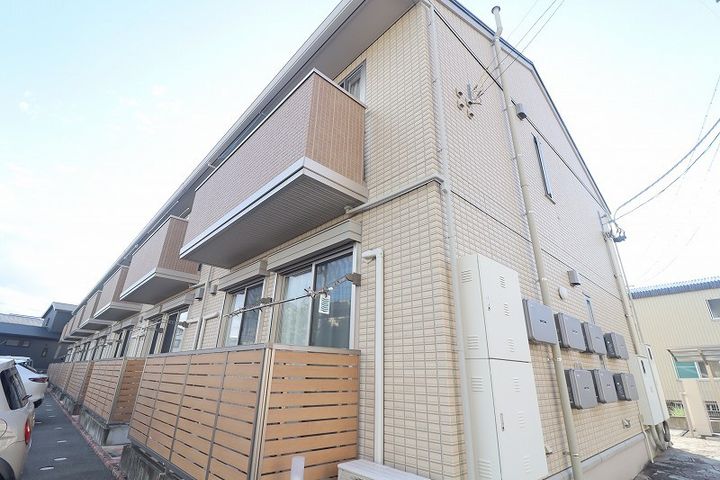 フィオーレ沖浜102の外観