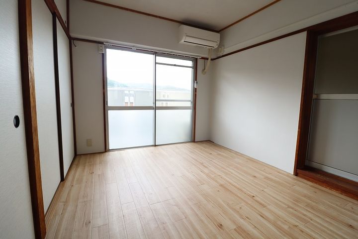 ビレッジハウス名東1号棟の居間