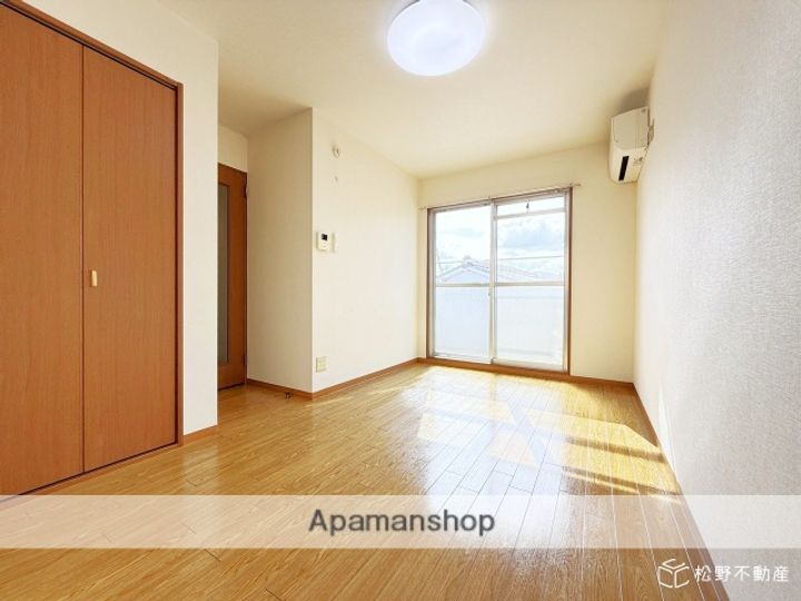 カーサ仏生山303の居間