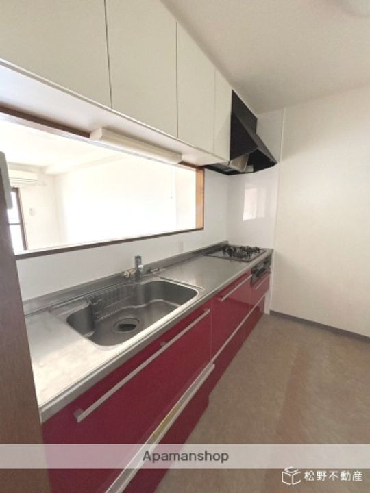 ファミリーハイツ太田205号室のキッチン