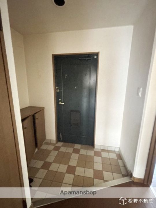 ファミリーハイツ太田205号室の玄関