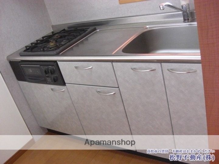 アティ305のキッチン