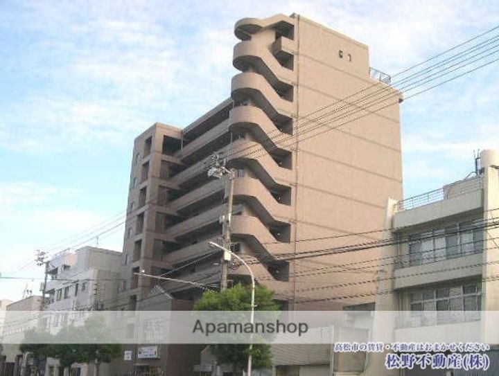 アティ305の外観