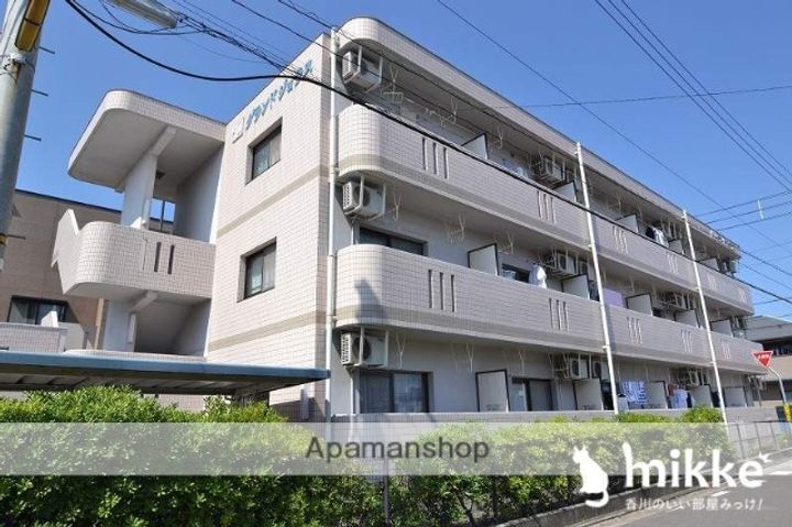 グランドジョラス306号室の外観