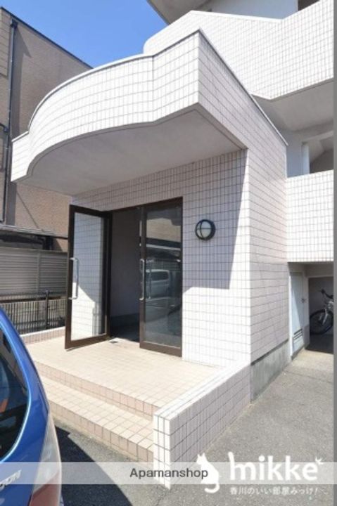 グランドジョラス306号室の外観