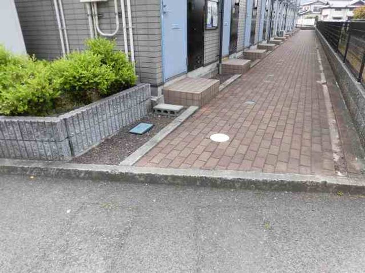 レオパレス新名113の外観