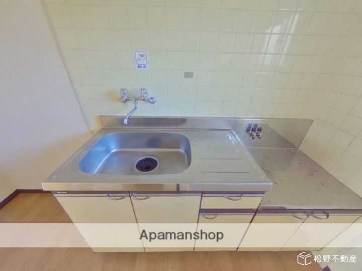 エルディム中村103のキッチン