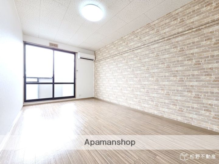 サンビレッジの居間