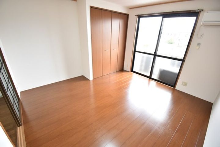 シャトル西春日 B棟の内装