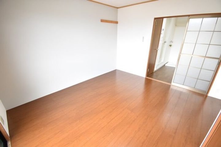 シャトル西春日 B棟の内装