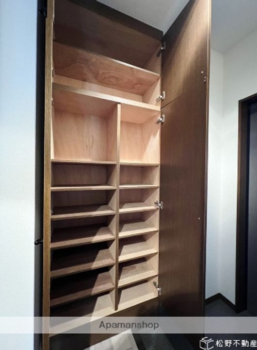 フォブール望の内装