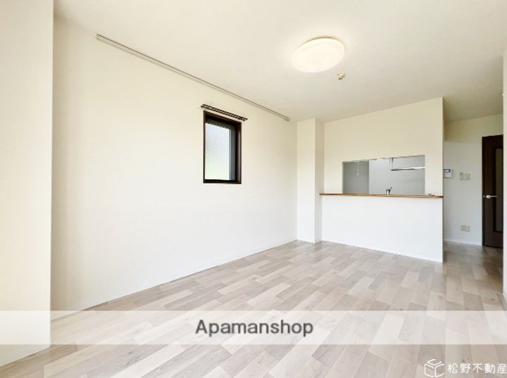 フォブール望の居間