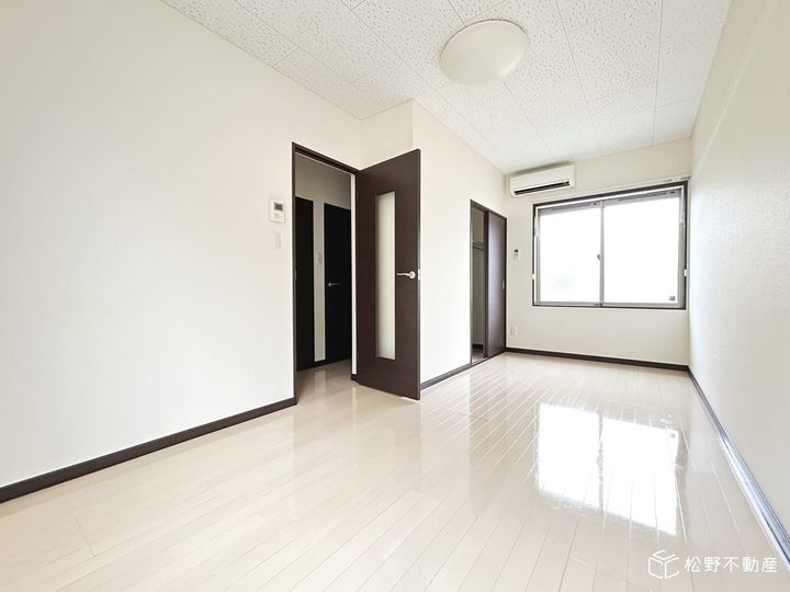 メゾン一刻 工学部南102の居間