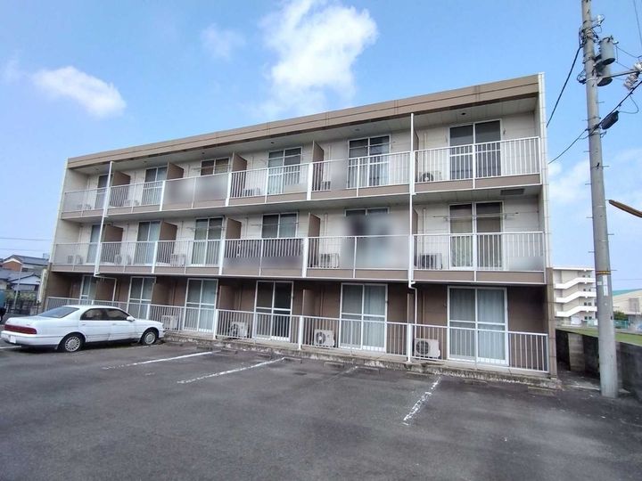 レオパレス川添105の外観